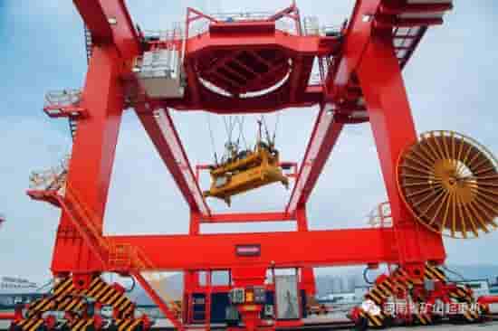 Double Girder Rail Mounted Port Gantry Crane
