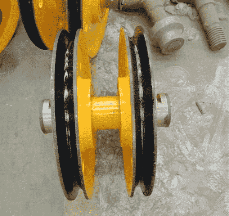 Failure analysis of crane pulley