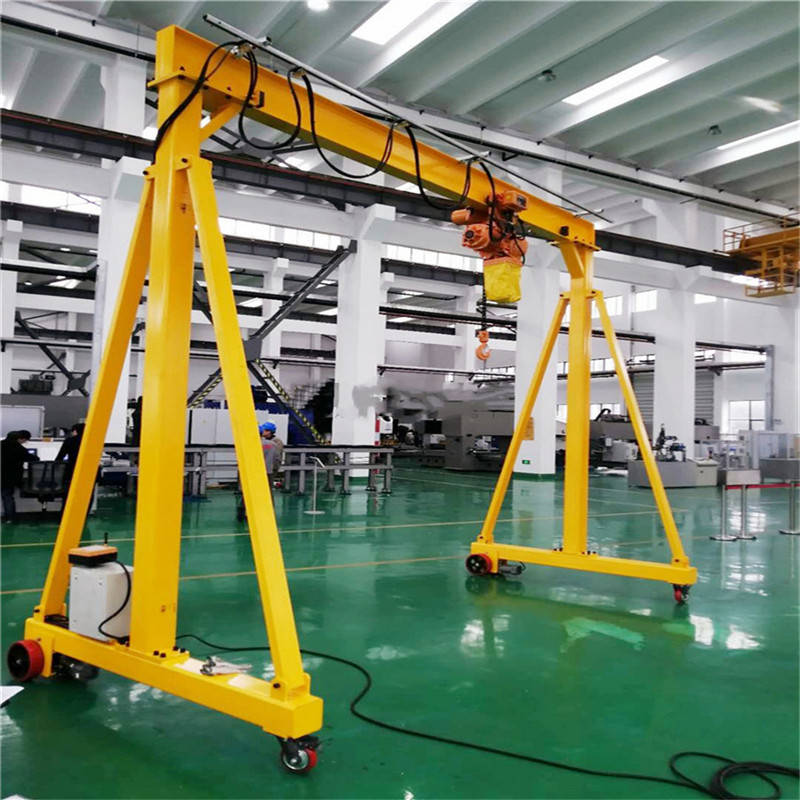 3 tons mobile gantry crane in Pakistan workshop