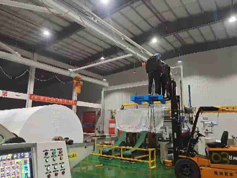 Installation of electric chain hoist in non-woven workshop