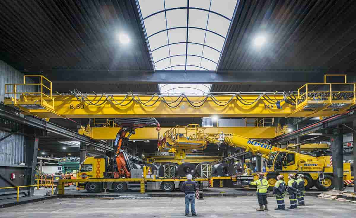 Netherlands Overhead Crane.jpg