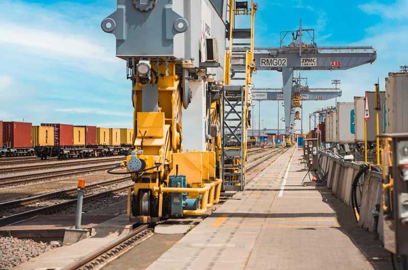 DP World buys rail-mounted gantry cranes for London Gateway