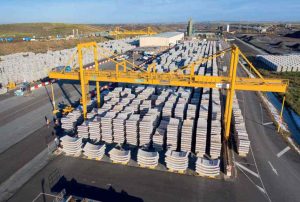 Eilbeck gantry cranes lift concrete segments for the Melbourne Metro.