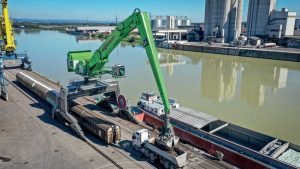 Sennebogen’s 895 at Enns by the Danube