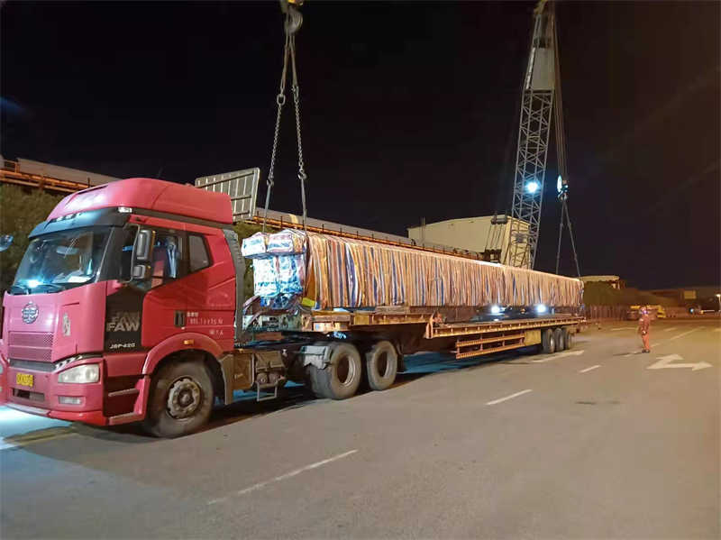 The loading process of 11 QD overhead cranes