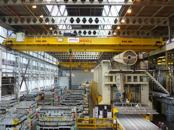 35t Pelloby crane installed at BMW’s Swindon Mini Plant