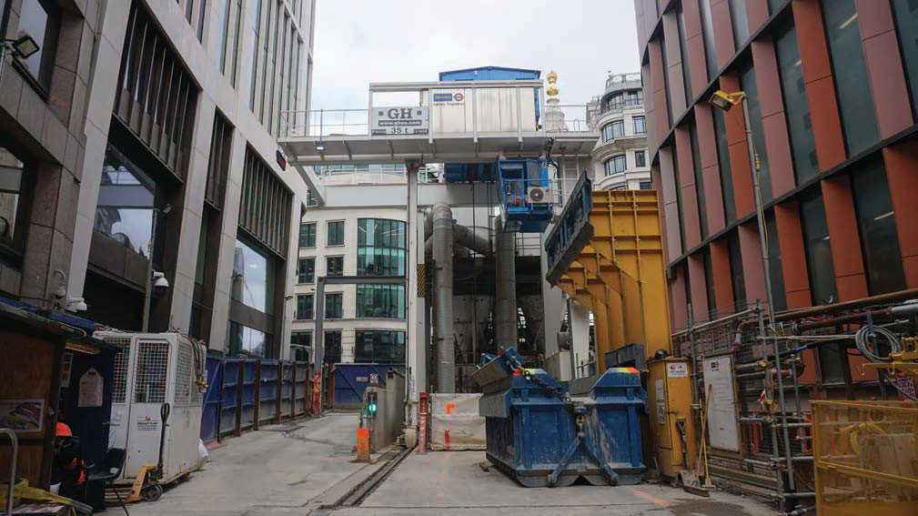 The GH overhead crane in the space-restricted project site