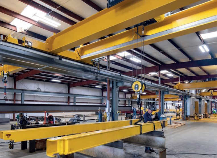 Six double-girder overhead cranes with a capacity of 10 tons