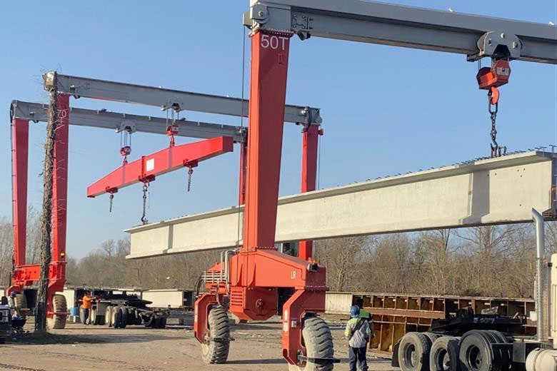 Rubber tire gantry crane