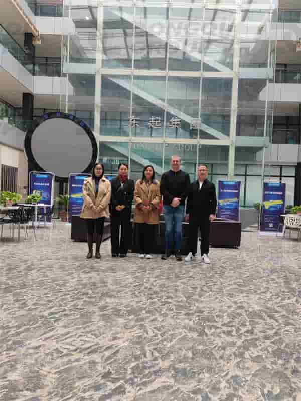 Spanish customer in Dongqi crane factory