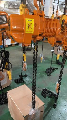 Side-of-0.5t-electric-chain-hoist
