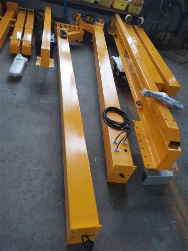 5-tons-of-portable-gantry-crane-outriggers-4