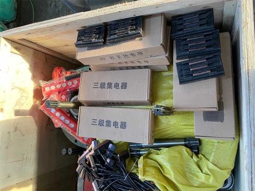 Packing-of-electric-hoist-accessories-2