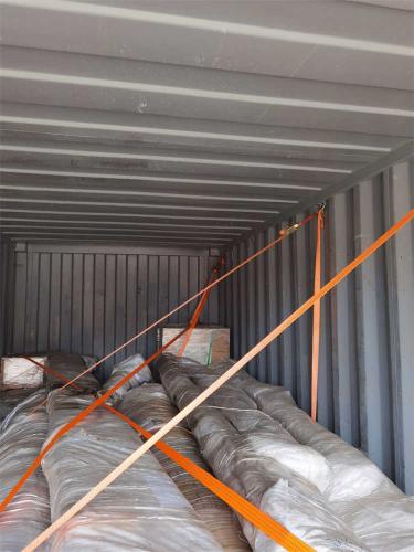 Crane-parts-loaded-into-container-2