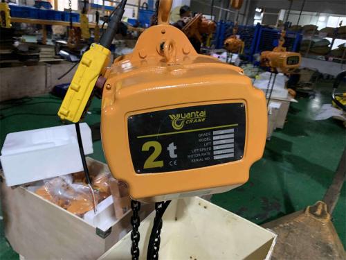 2-ton-electric-chain-hoist-in-China-crane-production-factory